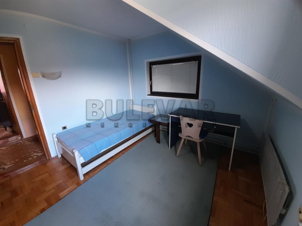 Slika 1 - Bulevar 12.februar, Dvosoban stan za izdavanje, 45m2, 300€