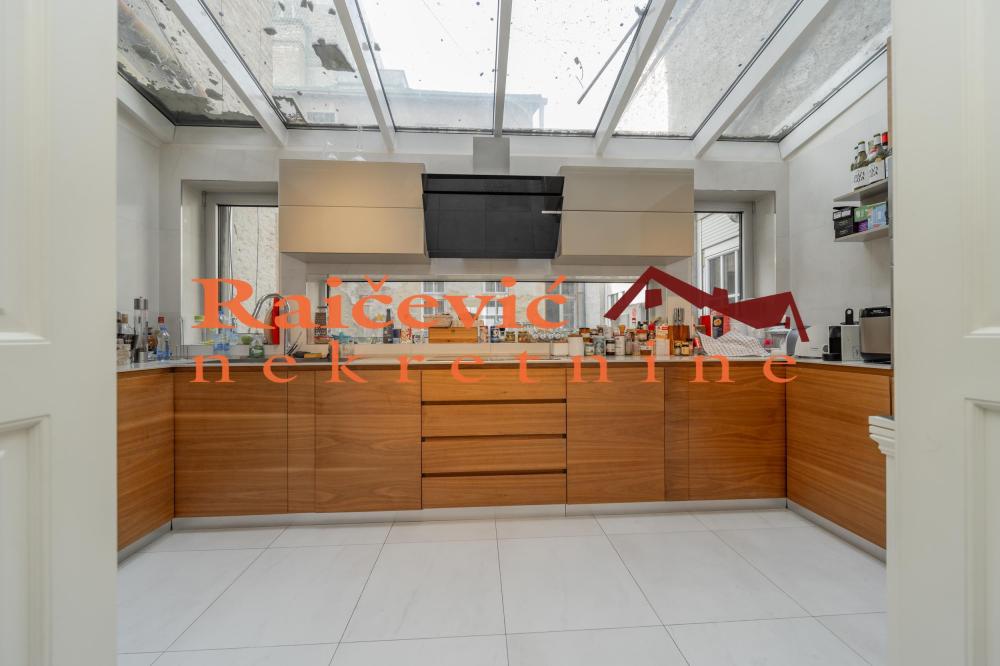 Slika 5 - Brace Jugovica, Trosoban stan za izdavanje, 150m2, 2.200€