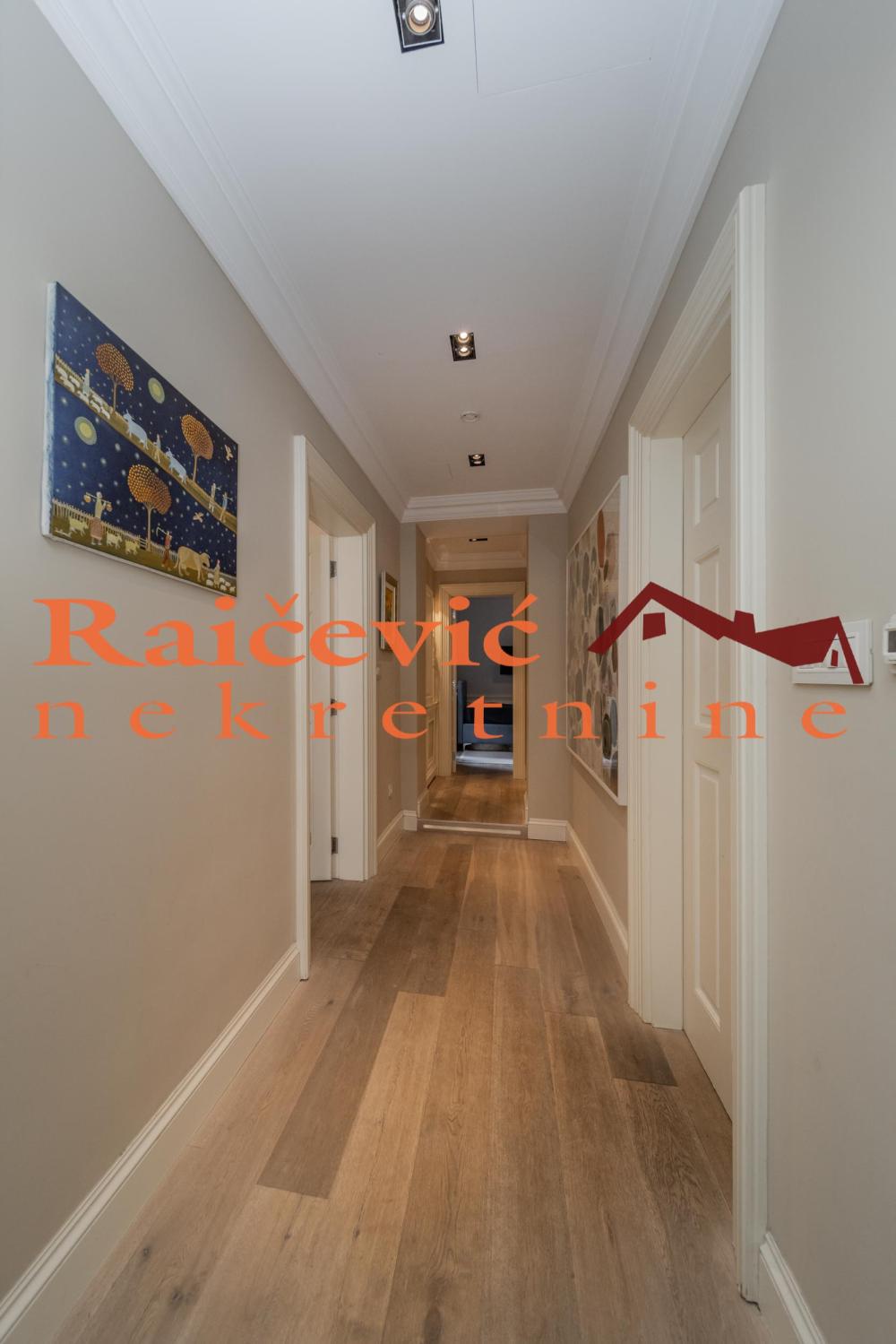 Slika 10 - Brace Jugovica, Trosoban stan za izdavanje, 150m2, 2.200€