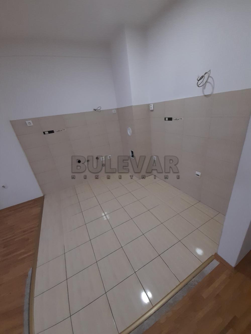 Slika 2 - Cara Dušana, Dvoiposoban stan za izdavanje, 74m2, 600€