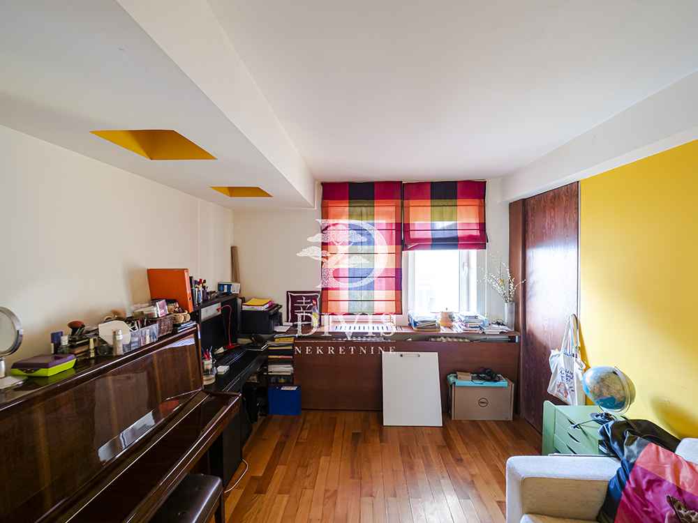 Slika 1 - Žarkovačka, Petosoban stan na prodaju, 153m2, 399.000€