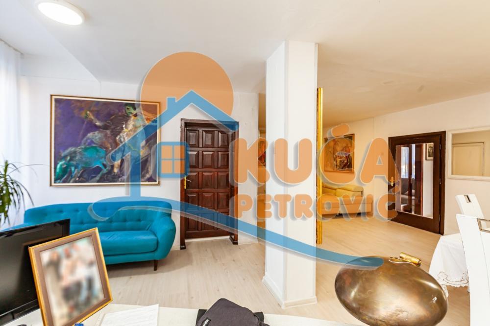 Glavna slika -Vojvode Tankosića,  Kuća na prodaju, 400m2, 380.000€