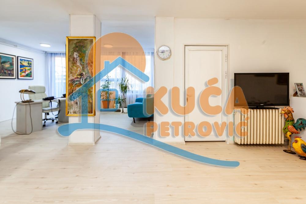 Slika 4 - Vojvode Tankosića,  Kuća na prodaju, 400m2, 380.000€