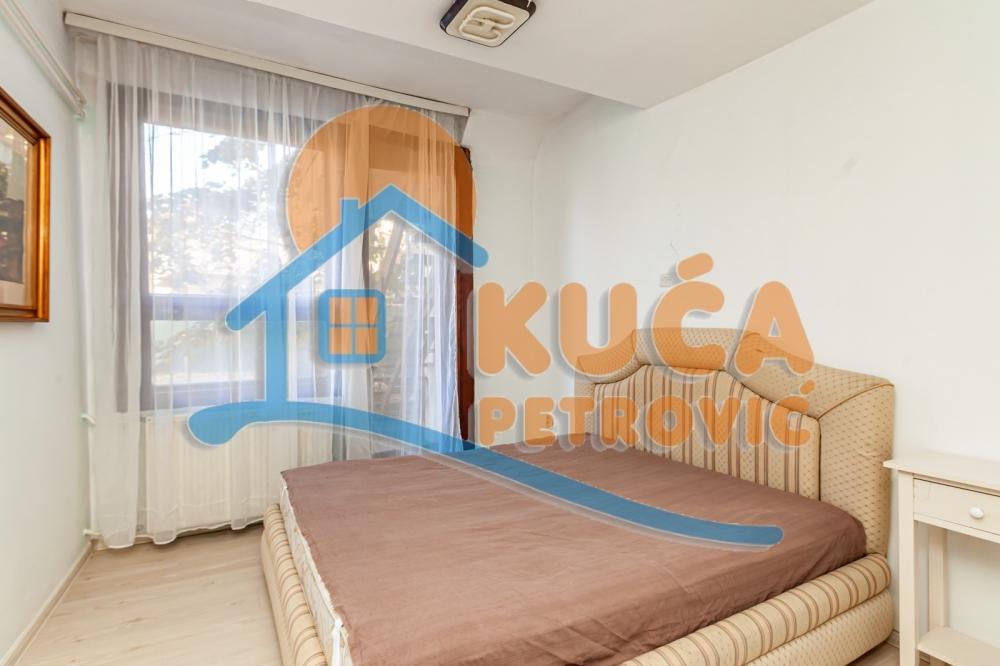 Slika 5 - Vojvode Tankosića,  Kuća na prodaju, 400m2, 380.000€