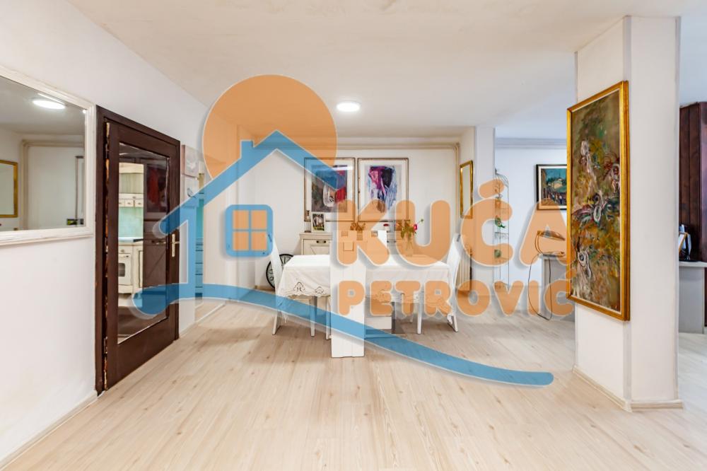 Slika 3 - Vojvode Tankosića,  Kuća na prodaju, 400m2, 380.000€