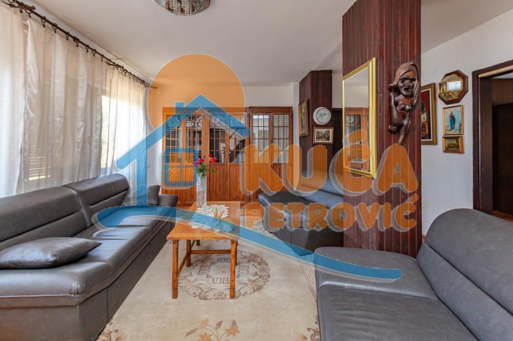 Slika 11 - Vojvode Tankosića,  Kuća na prodaju, 400m2, 380.000€