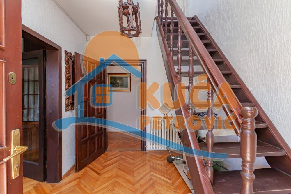 Slika 10 - Vojvode Tankosića,  Kuća na prodaju, 400m2, 380.000€