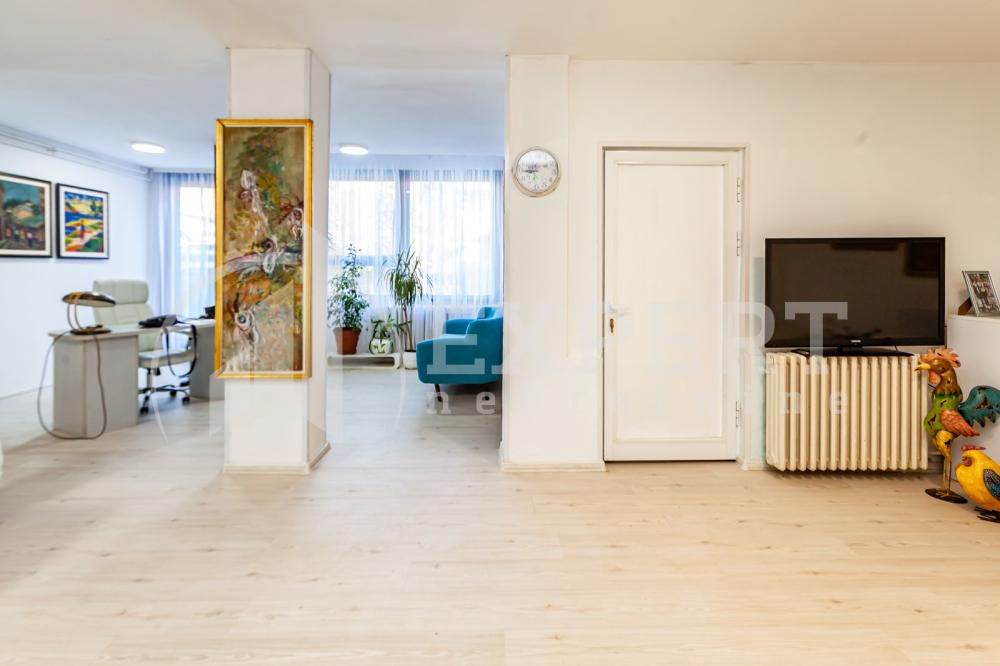 Slika 4 - Vojvode Tankosića,  Kuća na prodaju, 400m2, 380.000€