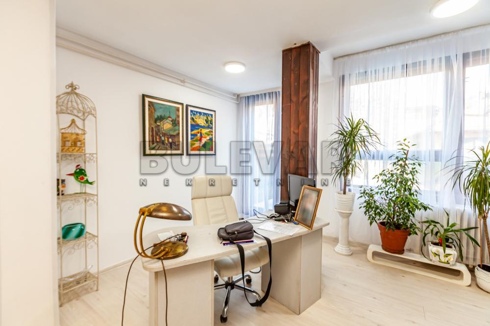 Slika 1 - Vojvode Tankosića,  Kuća na prodaju, 400m2, 380.000€