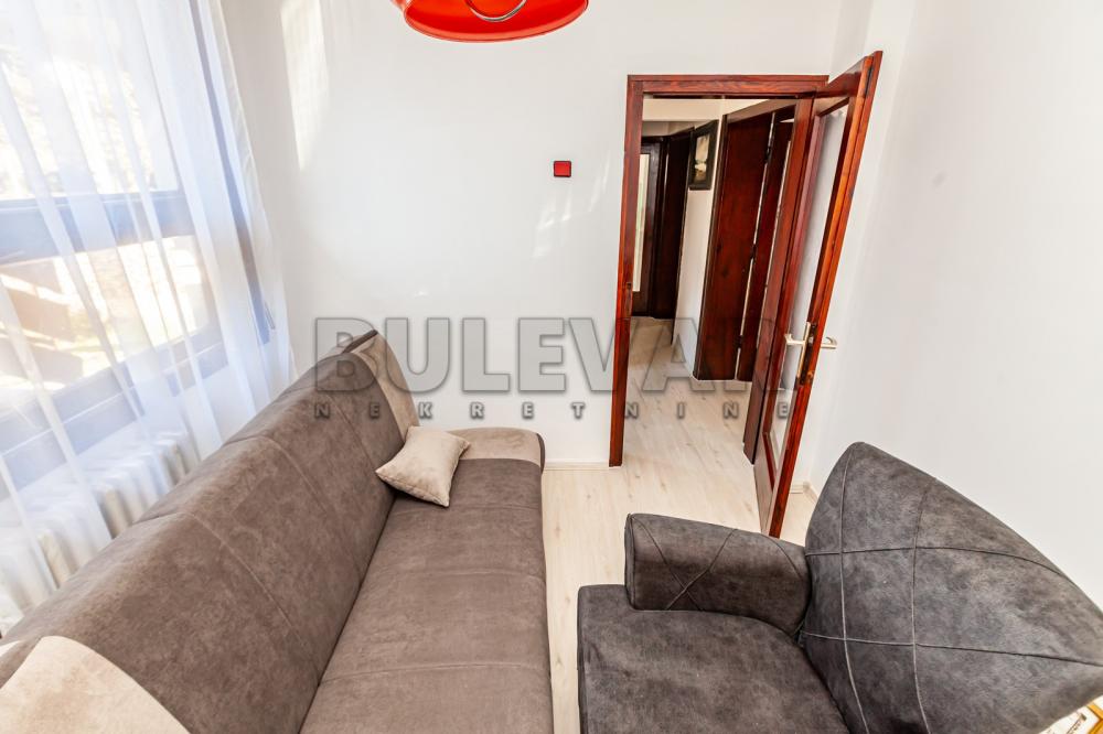 Slika 6 - Vojvode Tankosića,  Kuća na prodaju, 400m2, 380.000€