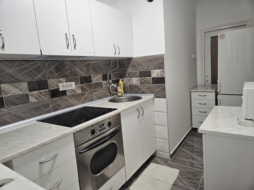 Slika 6 - Bul despota Stefana, Troiposoban stan za izdavanje, 94m2, 1.200€