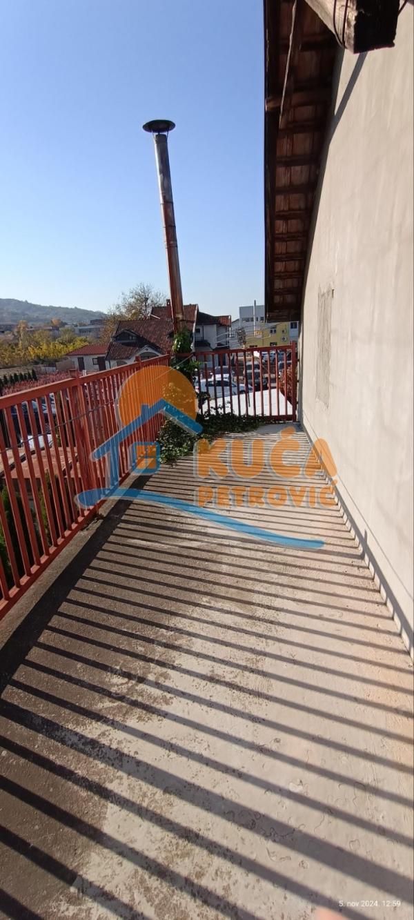 Slika 11 - Bulevar svetog cara,  Kuća za izdavanje, 160m2, 1.000€
