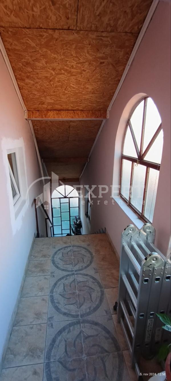 Slika 9 - Bulevar svetog cara,  Kuća za izdavanje, 160m2, 1.000€