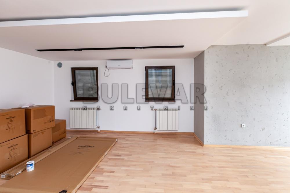 Slika 2 - Studenička, Četvorosoban stan na prodaju, 149m2, 180.000€
