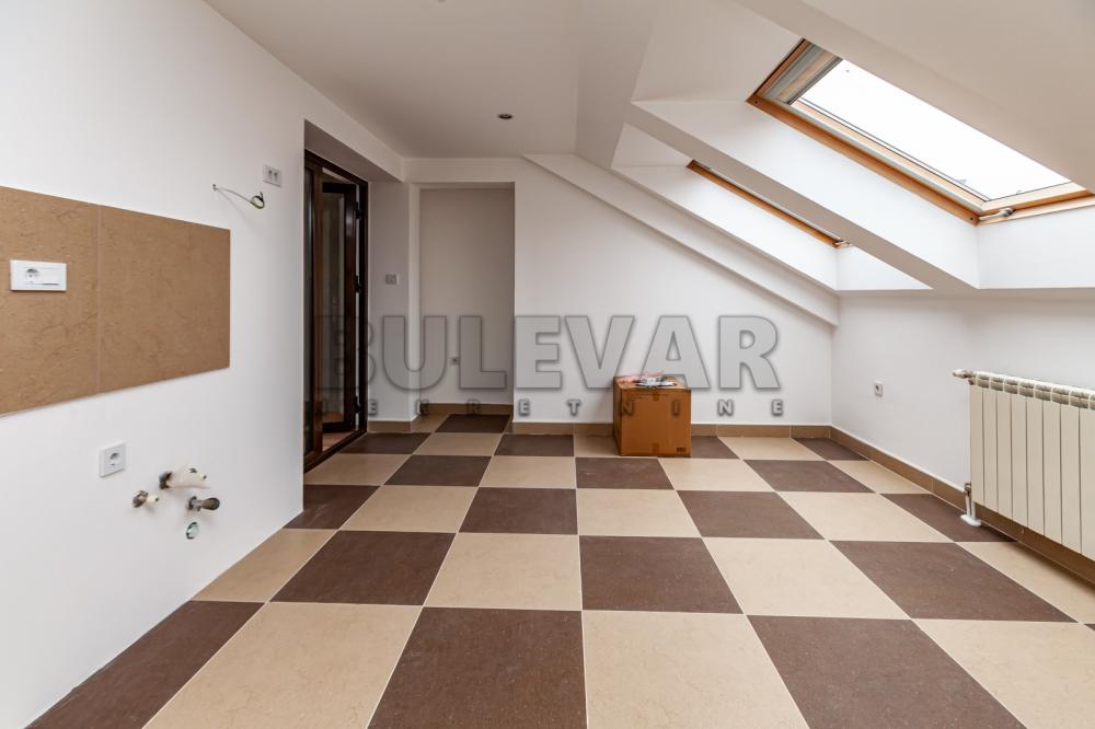 Slika 5 - Studenička, Četvorosoban stan na prodaju, 149m2, 180.000€