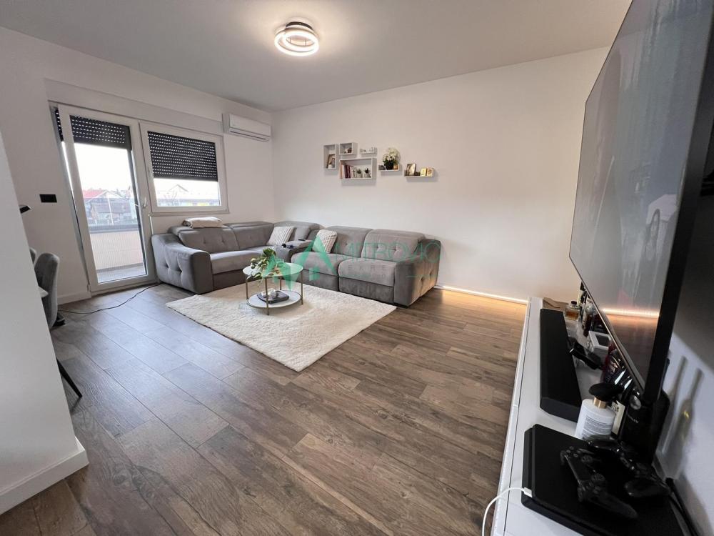 Slika 1 - Četvorosoban stan na prodaju, 87m2, 329.085€