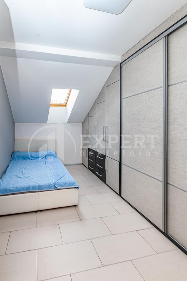 Slika 9 - Studenička, Četvorosoban stan na prodaju, 199m2, 210.000€