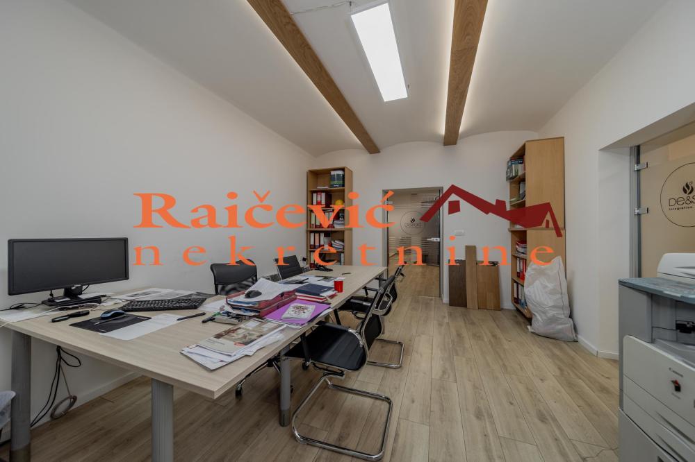 Slika 2 - Brace Baruh, Četvorosoban stan na prodaju, 84m2, 222.600€