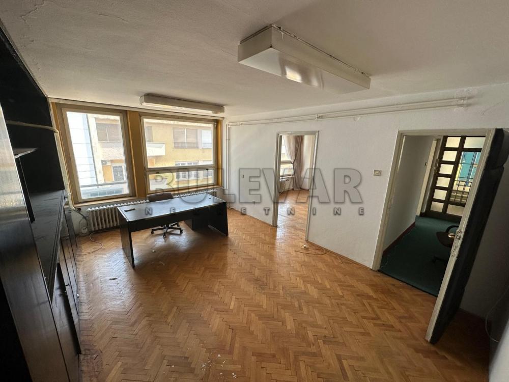 Glavna slika -Obrenovićeva,  Lokal za izdavanje, 67m2, 600€