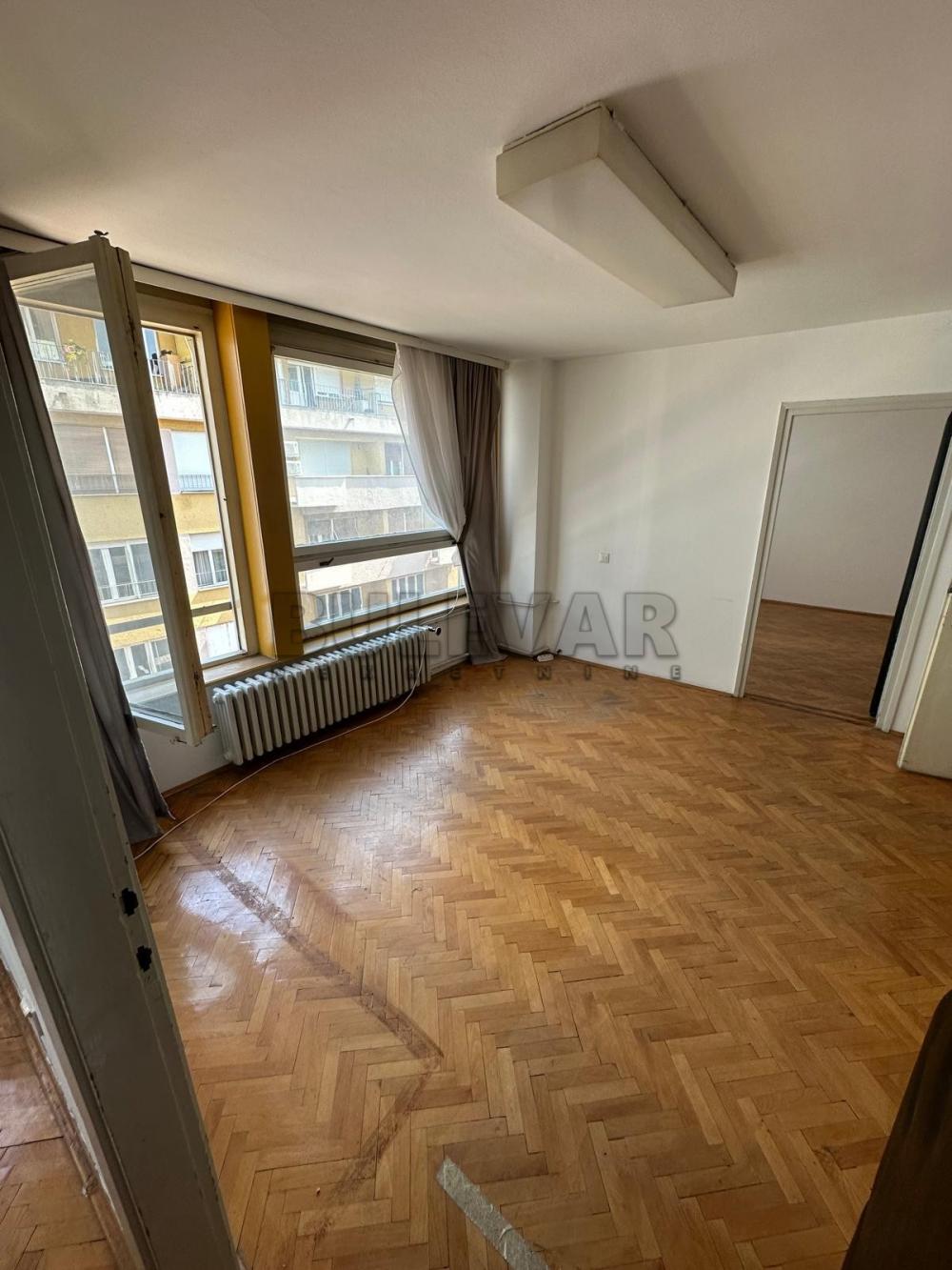 Slika 1 - Obrenovićeva,  Lokal za izdavanje, 67m2, 600€