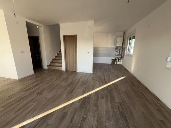 Slika 1 - Petosoban stan na prodaju, 144m2, 215.100€