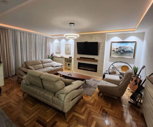 Glavna slika -Šestosoban stan na prodaju, 162m2, 360.500€