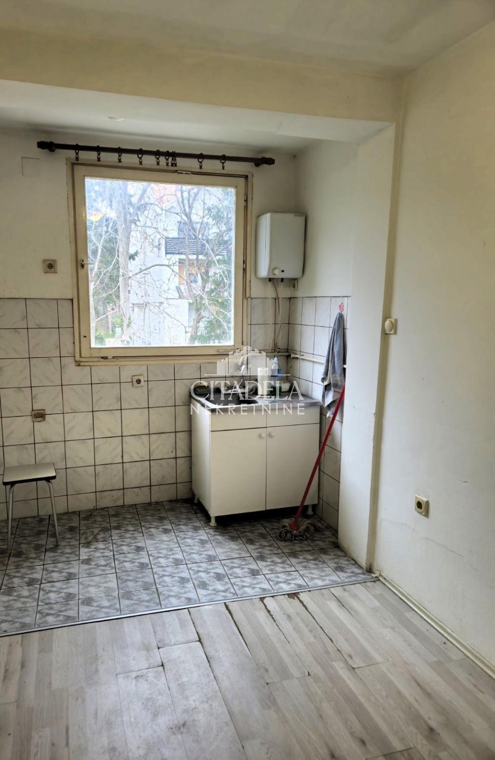 Slika 5 - Prištinska, Trosoban stan na prodaju, 75m2, 150.000€