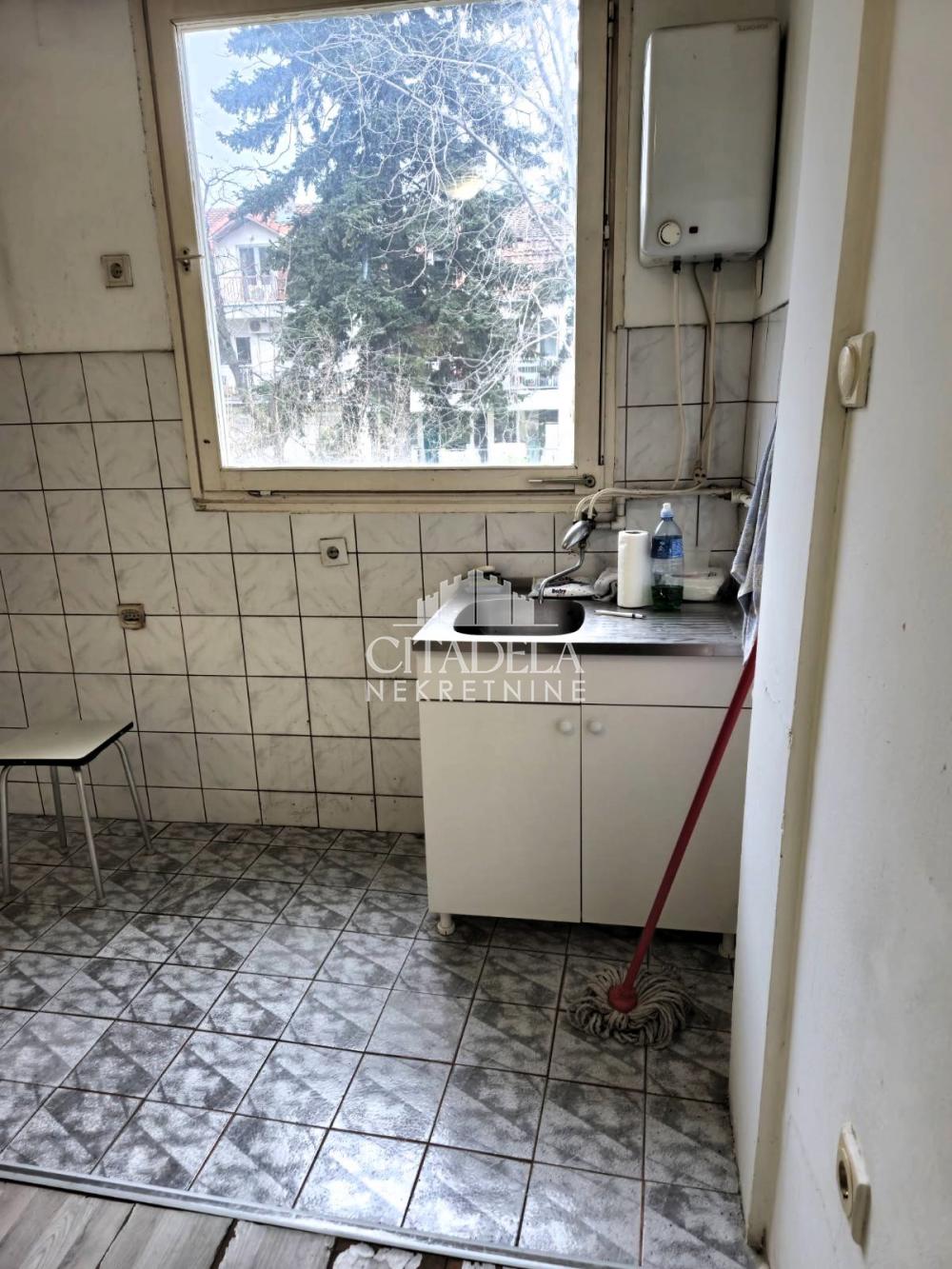 Slika 6 - Prištinska, Trosoban stan na prodaju, 75m2, 150.000€