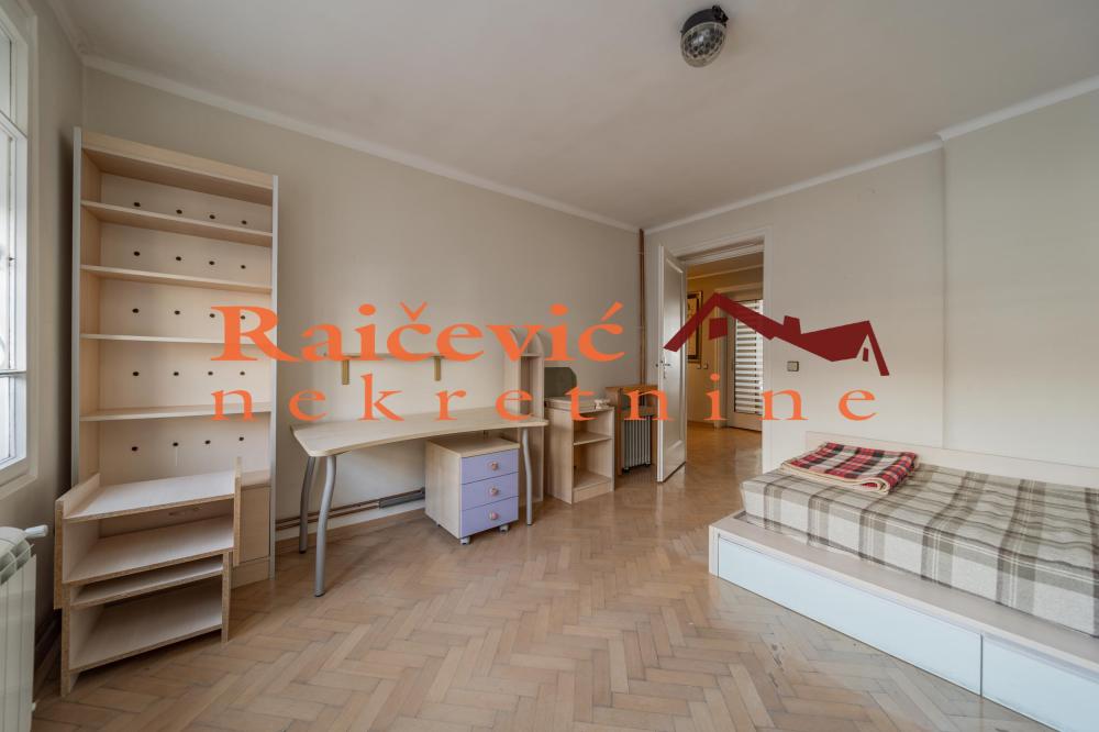 Slika 1 - Jug Bogdanova, Trosoban stan na prodaju, 72m2, 225.000€