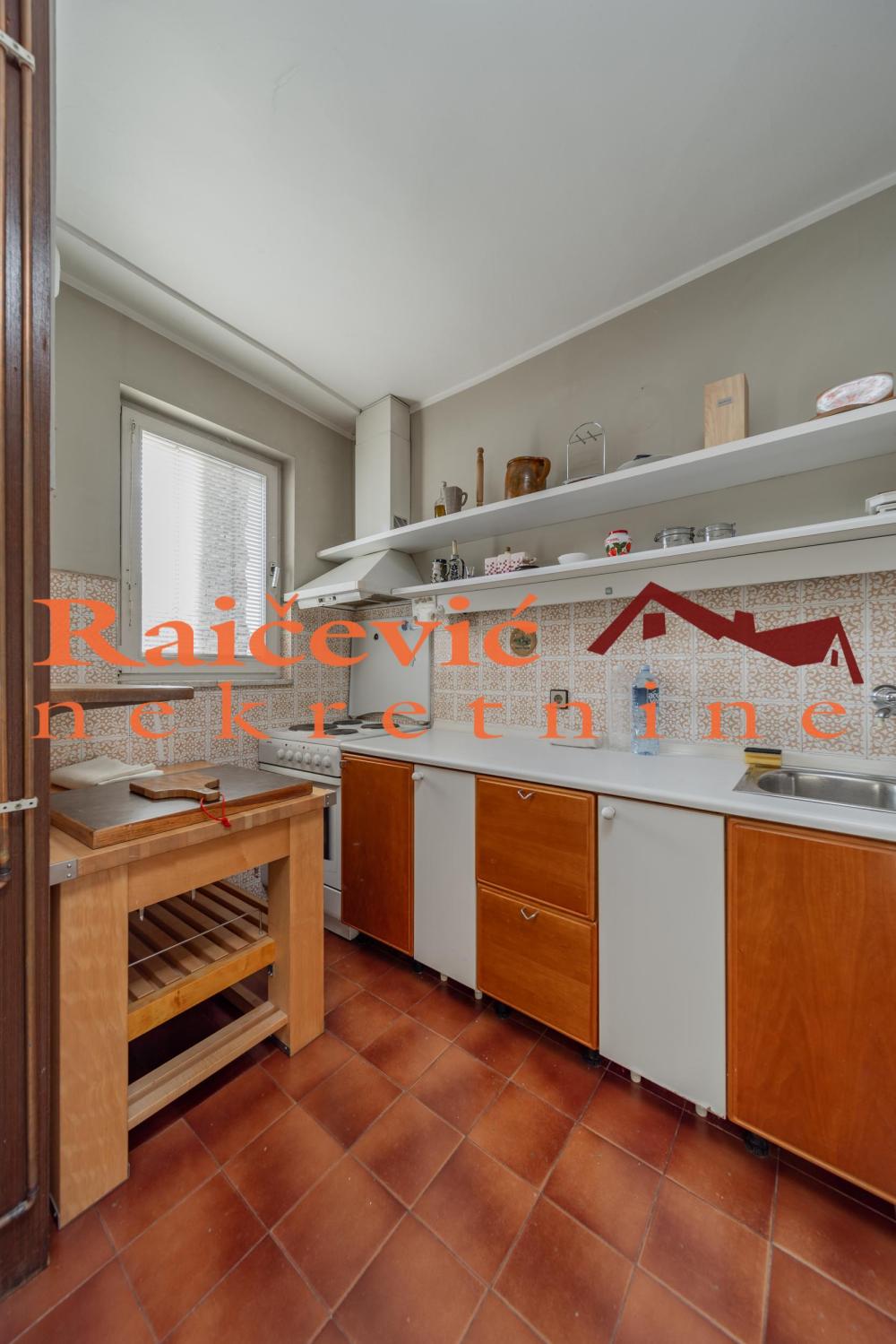 Slika 7 - Jug Bogdanova, Trosoban stan na prodaju, 72m2, 225.000€