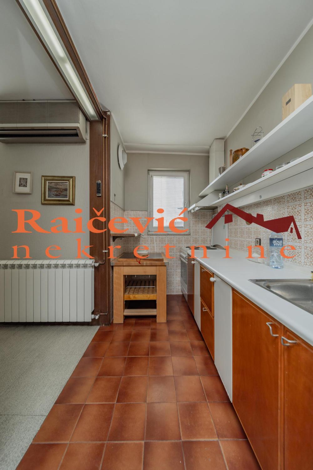 Slika 8 - Jug Bogdanova, Trosoban stan na prodaju, 72m2, 225.000€