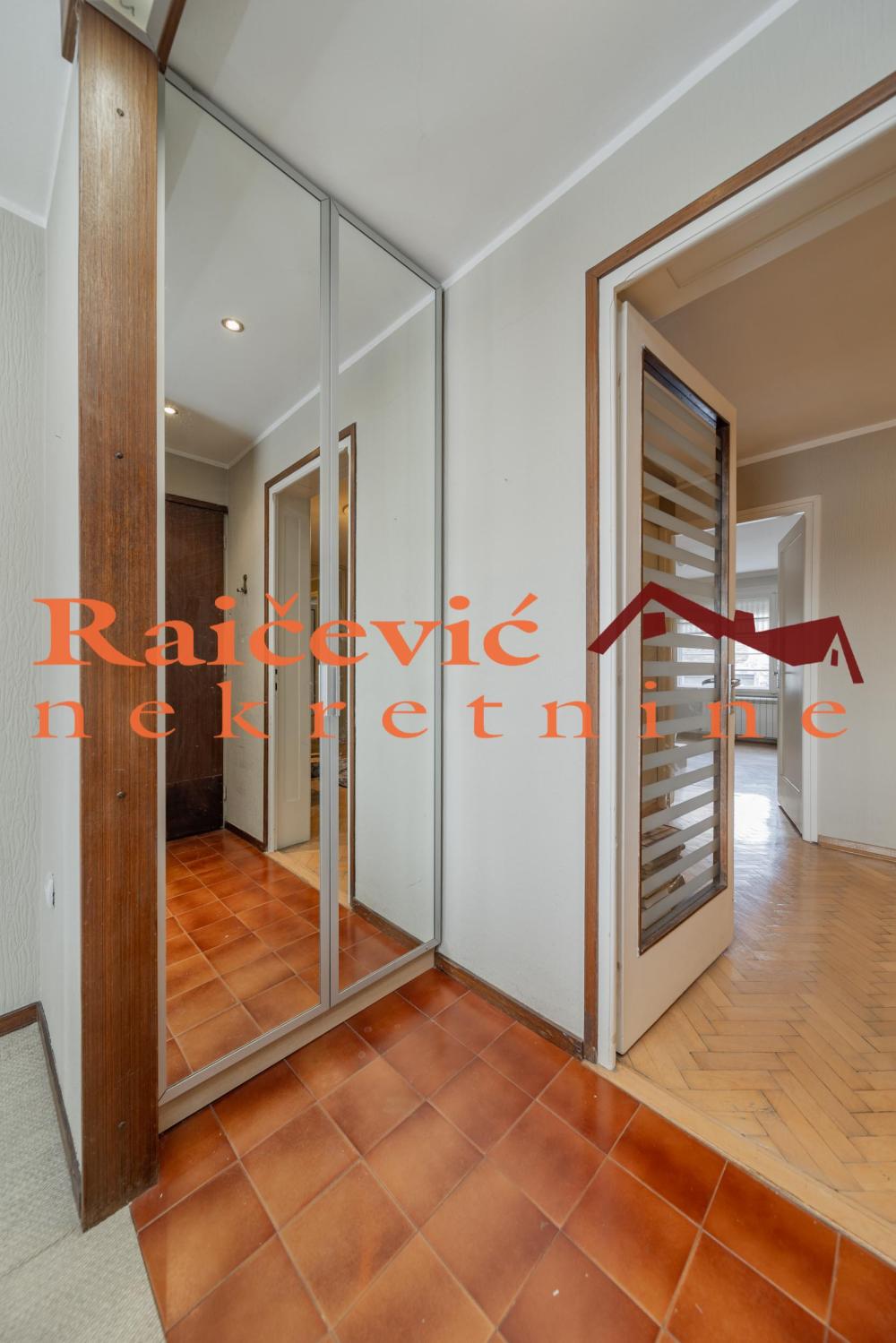 Slika 10 - Jug Bogdanova, Trosoban stan na prodaju, 72m2, 225.000€