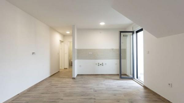 Slika 1 - Četvorosoban stan na prodaju, 89m2, 151.300€