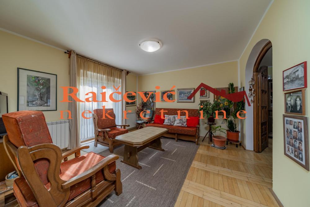 Glavna slika -Slanacki put, Kuća na prodaju, 263m2, 350.000€