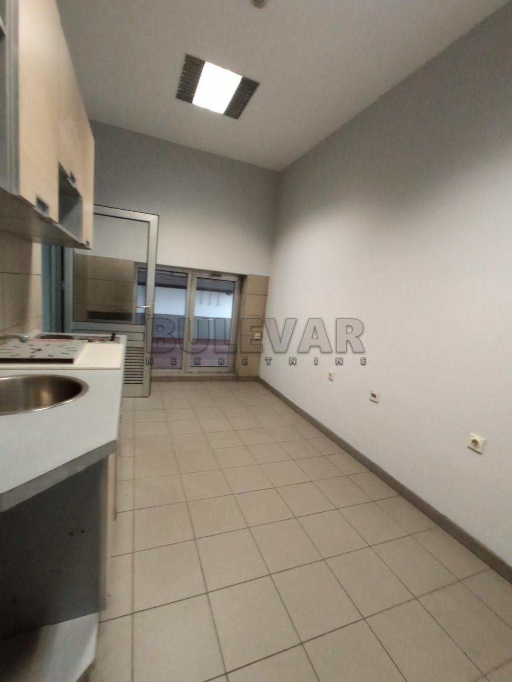 Slika 8 - Čamurlijski put,  Lokal za izdavanje, 760m2, 3.420€