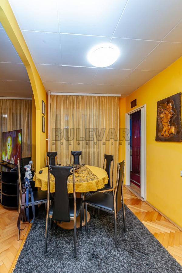 Slika 2 - Bulevar Nemanjića, Trosoban stan na prodaju, 77m2, 154.000€