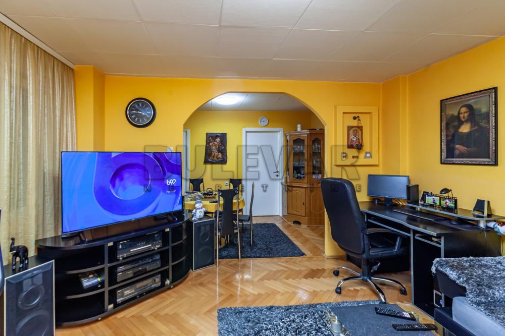 Slika 1 - Bulevar Nemanjića, Trosoban stan na prodaju, 77m2, 154.000€