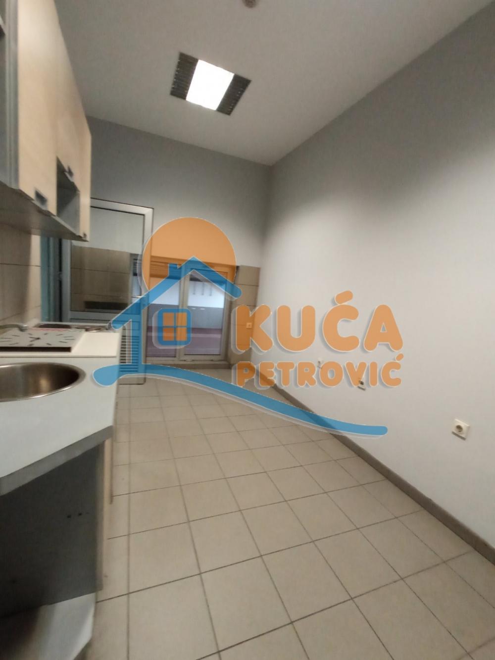 Slika 8 - Čamurlijski put,  Lokal za izdavanje, 760m2, 3.420€