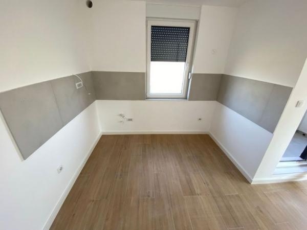 Slika 2 - Četvorosoban stan na prodaju, 72m2, 144.610€