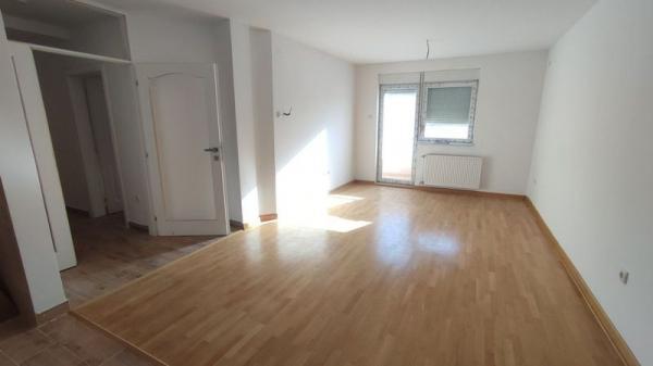 Glavna slika -Trosoban stan na prodaju, 69m2, 156.360€