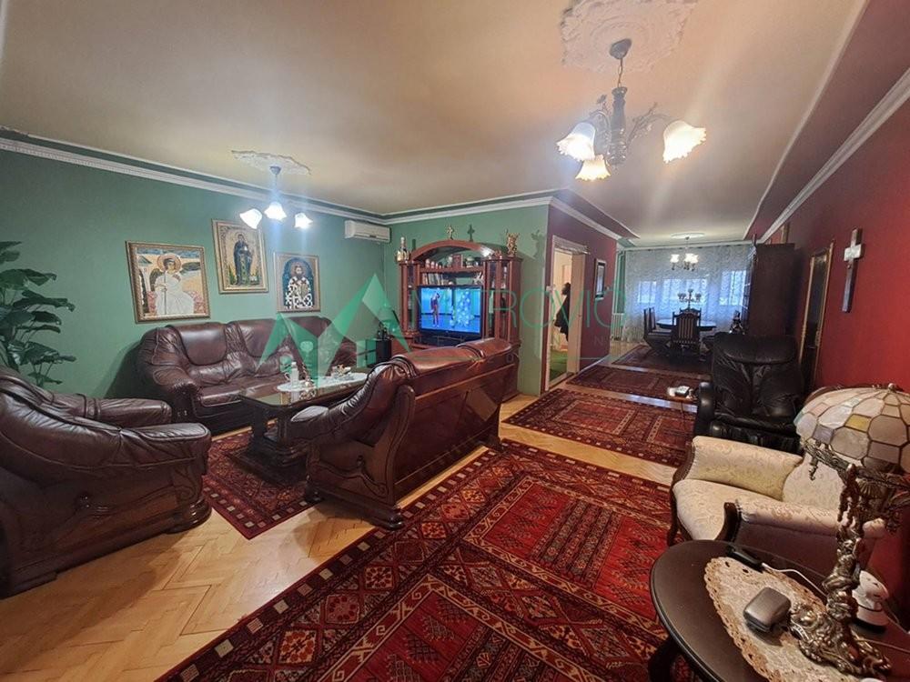 Glavna slika - Kuća na prodaju, 250m2, 360.500€