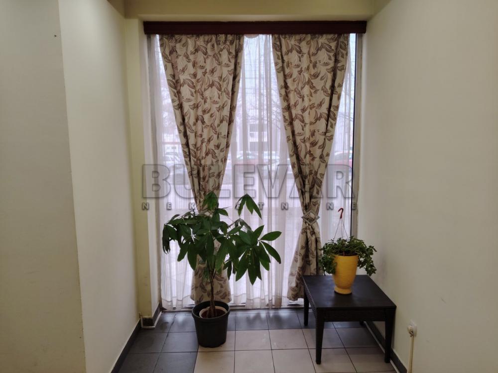 Slika 1 - Knjaževačka,  Lokal za izdavanje, 150m2, 1.000€