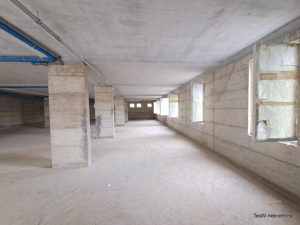 Slika 2 - Ristin potok,  Lokal na prodaju, 400m2, 359.900€