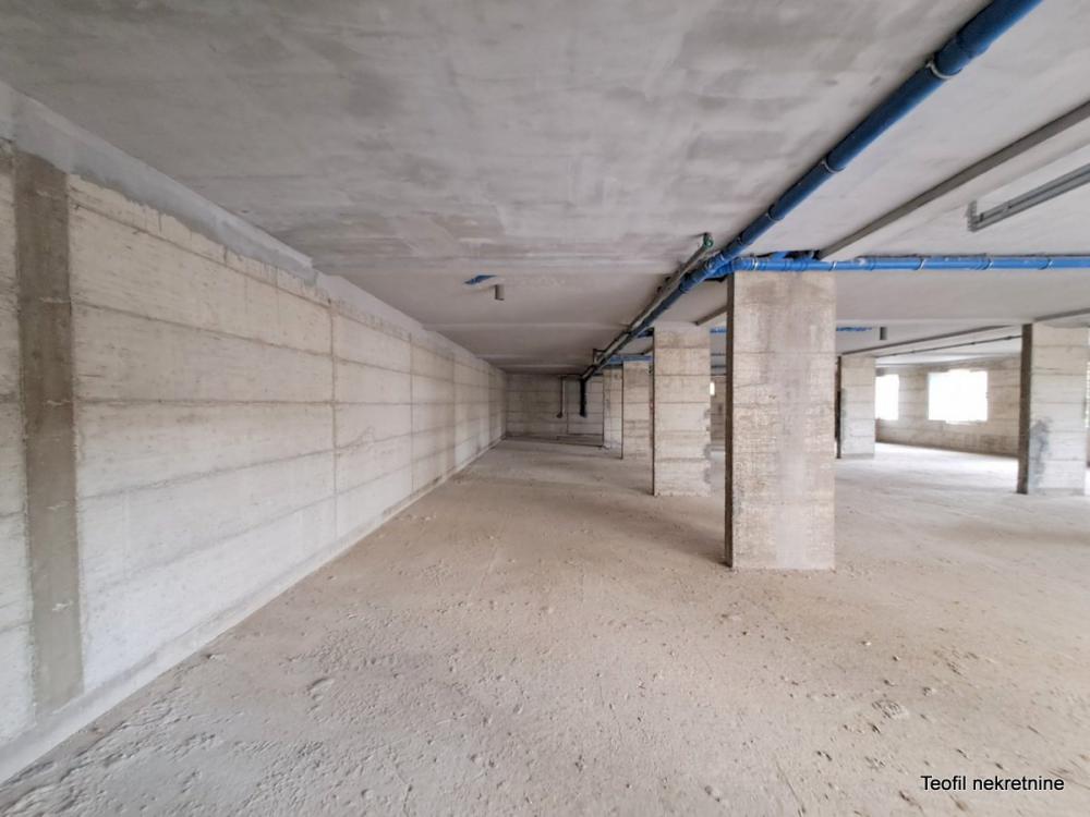 Slika 3 - Ristin potok,  Lokal na prodaju, 400m2, 359.900€