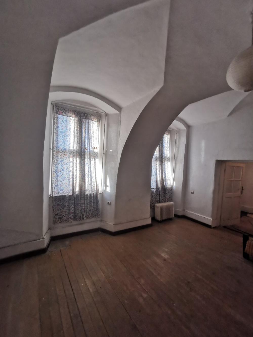 Slika 8 - Trg Vladike Nikolaja 2,  Lokal za izdavanje, 50m2, 501€