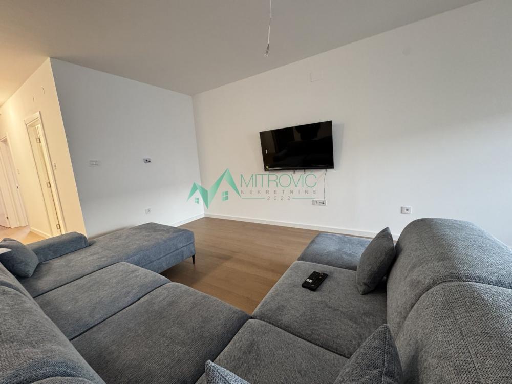 Glavna slika -Petosoban stan za izdavanje, 112m2, 1.300€