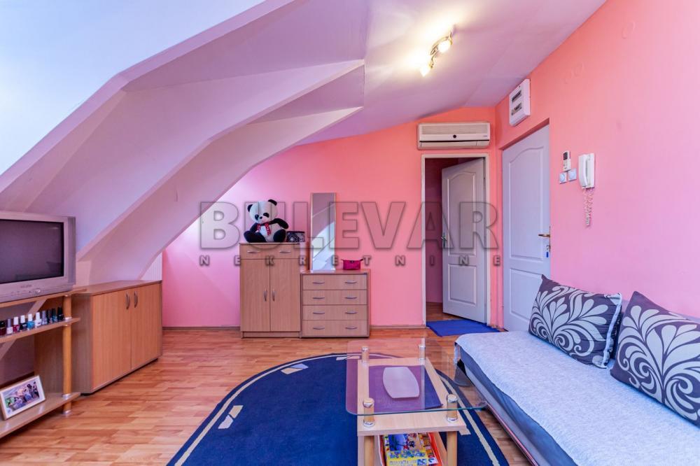 Glavna slika -Trg kralja Aleksandra Ujedinitelja, Jednoiposoban stan za izdavanje, 33m2, 320€