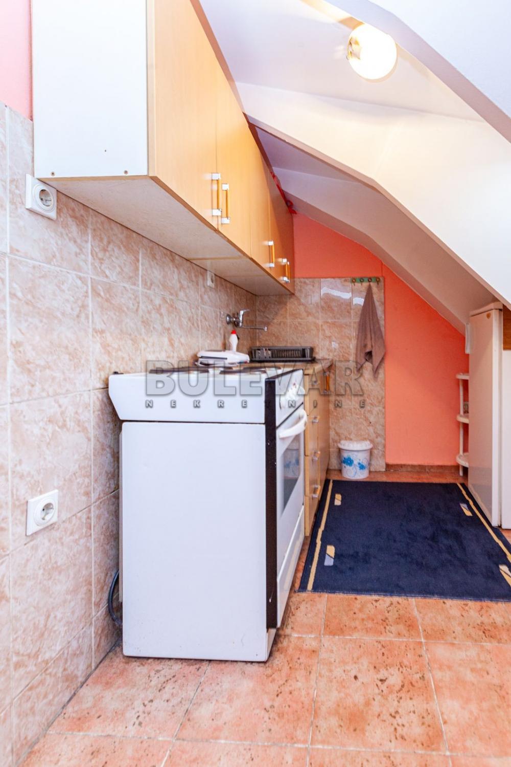 Slika 5 - Trg kralja Aleksandra Ujedinitelja, Jednoiposoban stan za izdavanje, 33m2, 320€