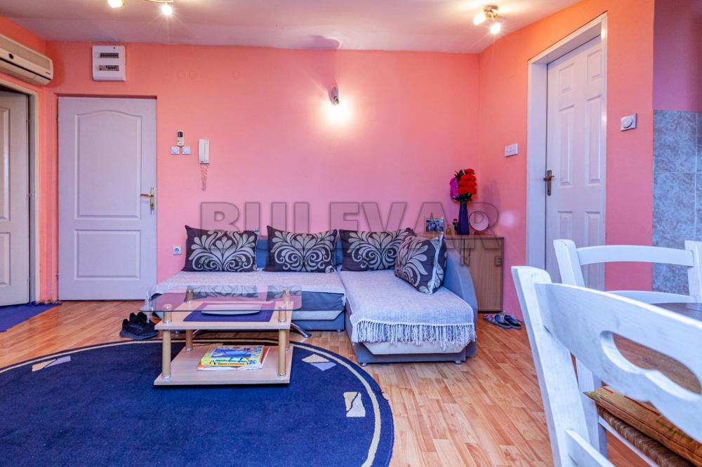 Slika 3 - Trg kralja Aleksandra Ujedinitelja, Jednoiposoban stan za izdavanje, 33m2, 320€