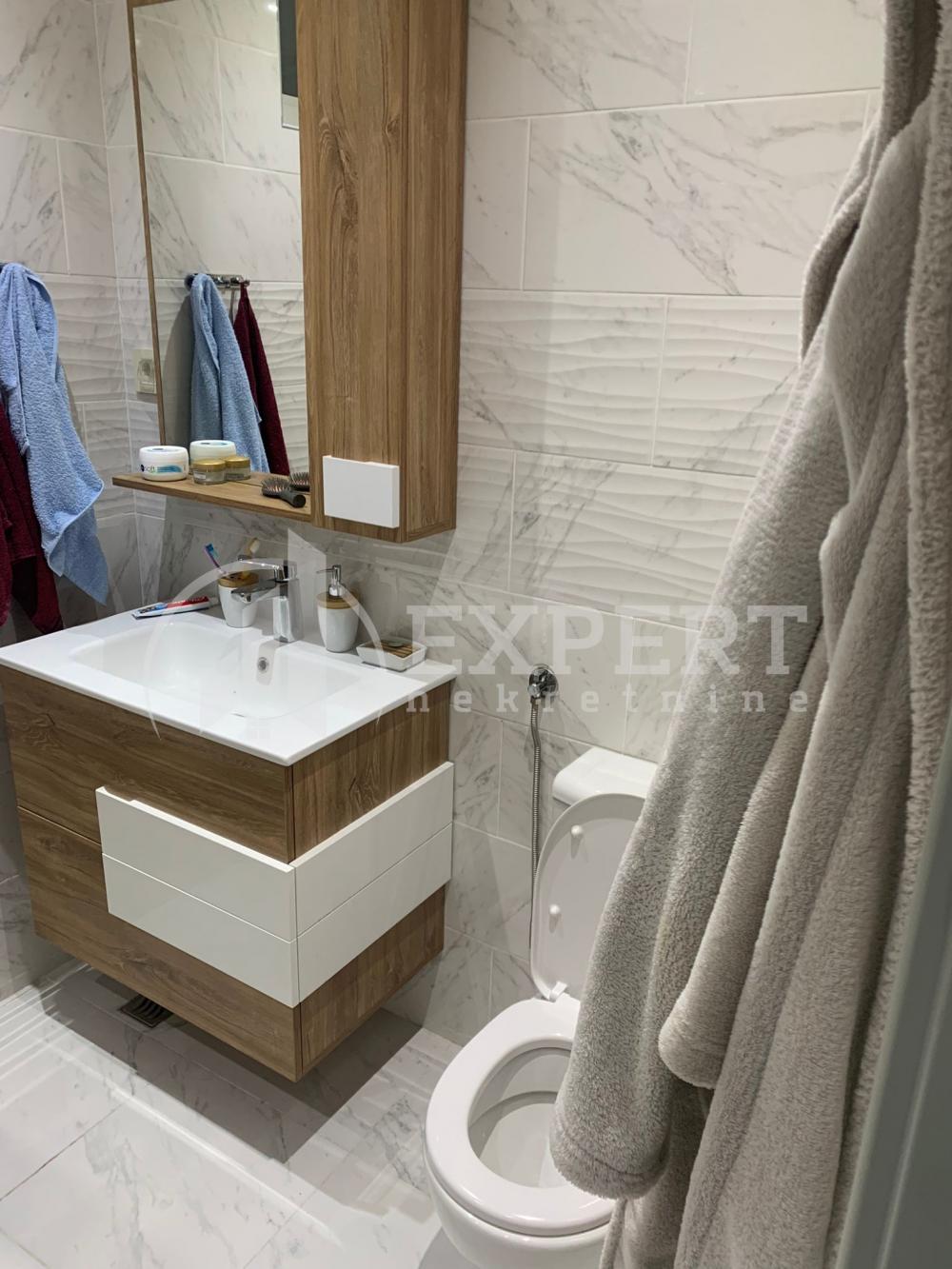 Slika 4 - Popovac,  Kuća na prodaju, 390m2, 150.000€